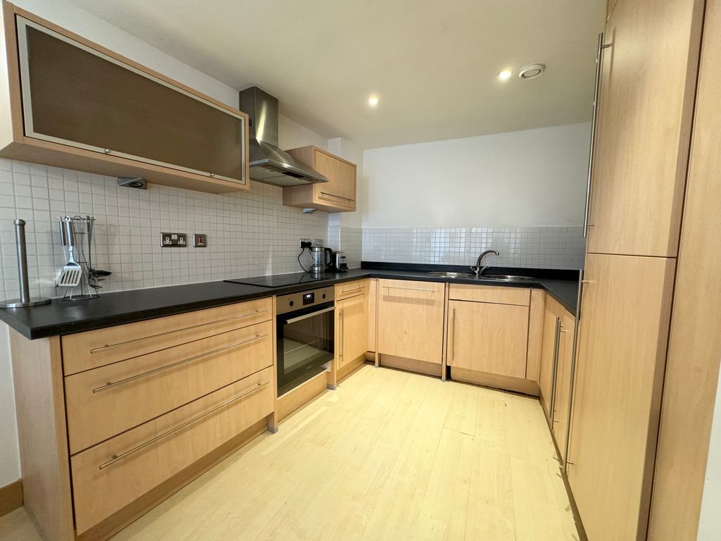 Property photo 3 of 11 Kitchen 2