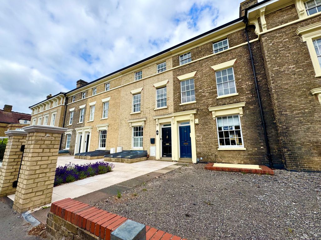 Property photo 1 of 5 New London Road, Chelmsford, Essex, CM2 0Rg