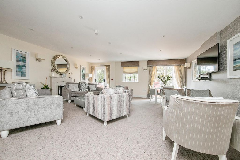 Additional image 20 of 2 bed flat for saleHadleigh Road, Frinton-On-Sea CO13