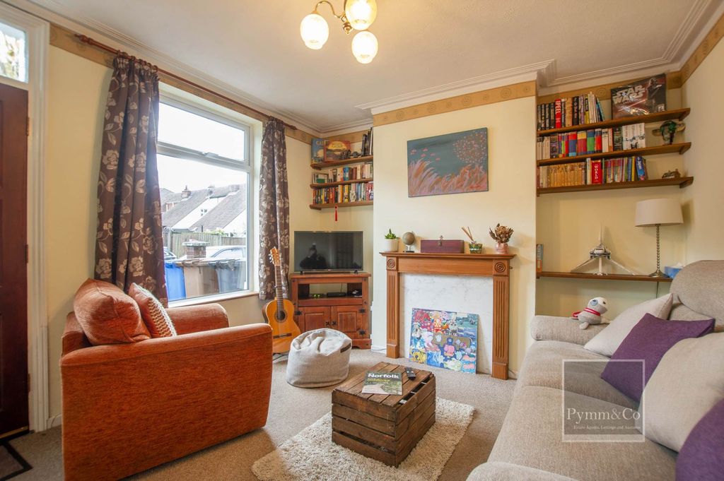 Property photo 2 of 12