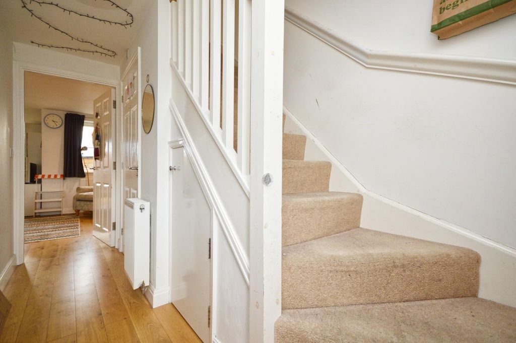 Property photo 2 of 23 Hallway