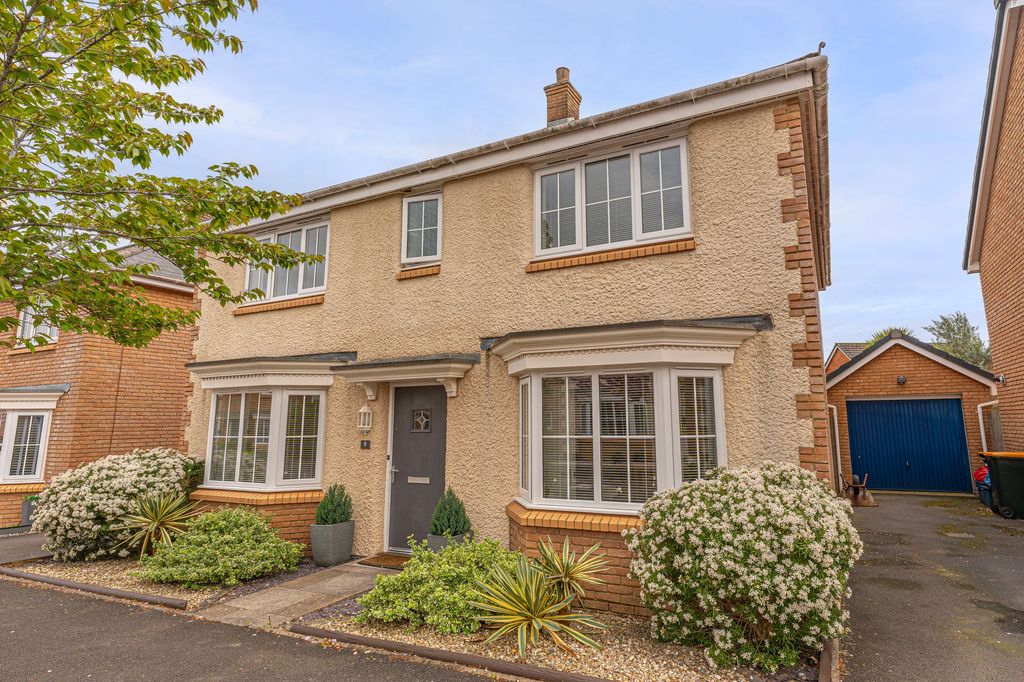 Property photo 1 of 44