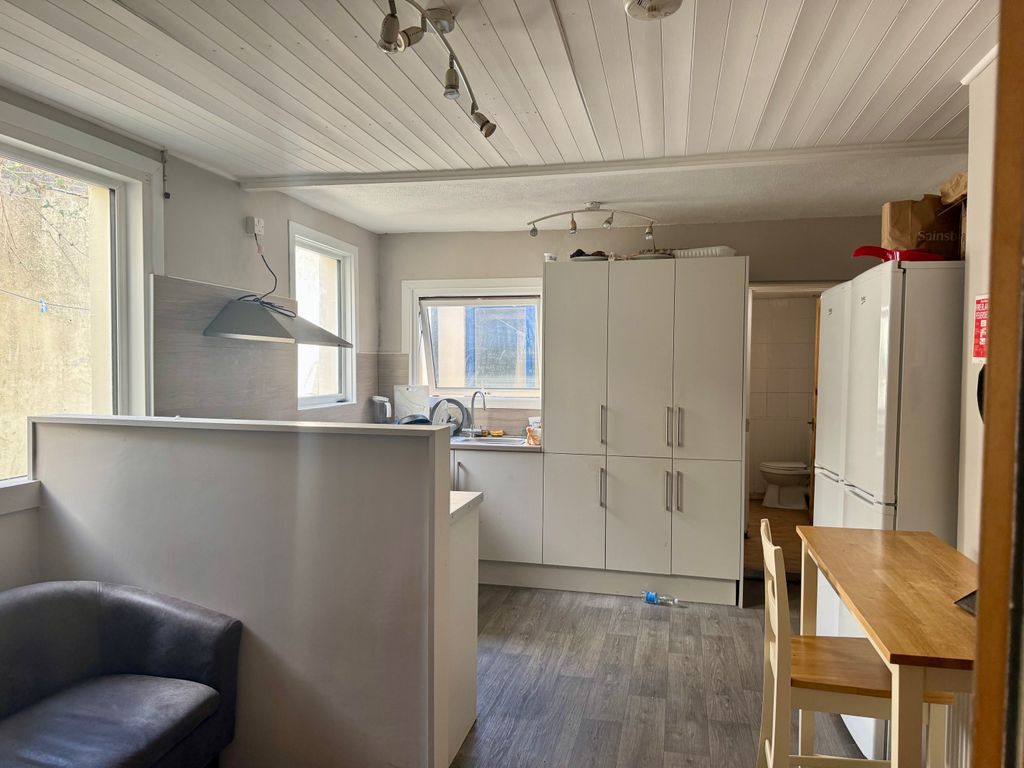Property photo 2 of 7 Kitchen Diner