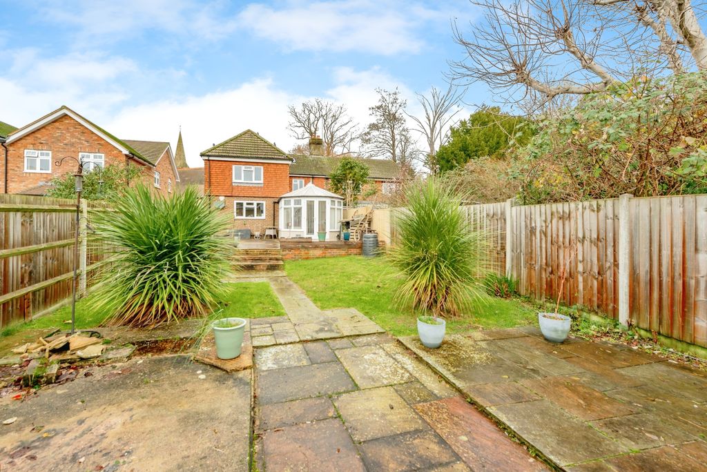 Property photo 3 of 18 Garden