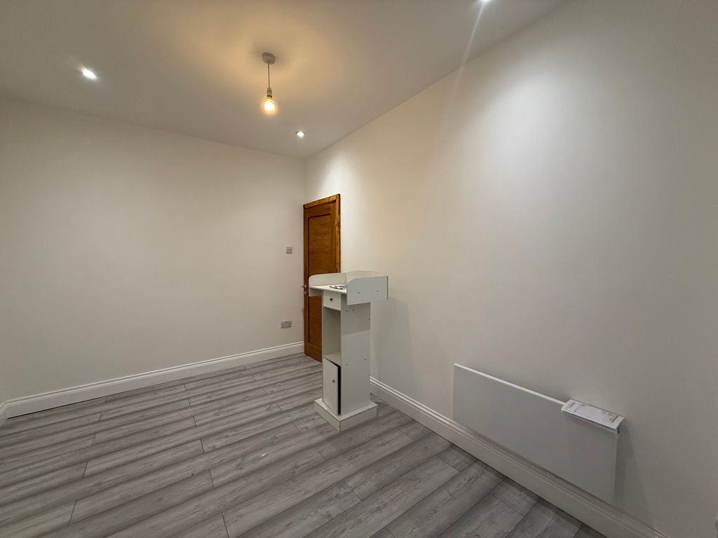 Property photo 3 of 13 Image