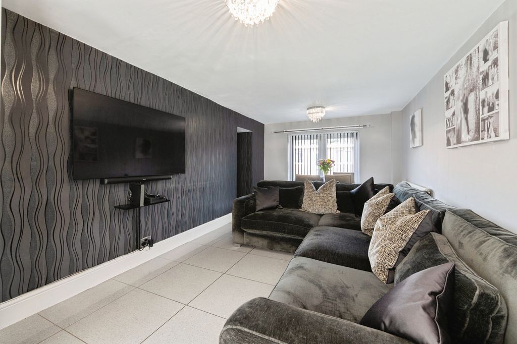 Property photo 2 of 20 Pbox-Img.Jpg