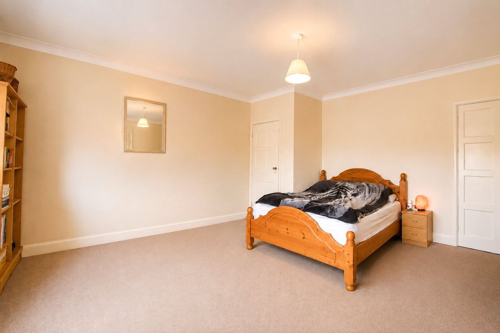 Property photo 2 of 7 Picture No. 10