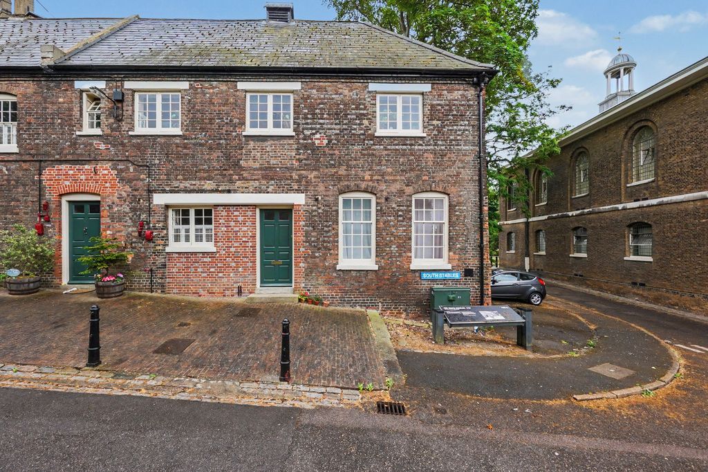 Property photo 1 of 24