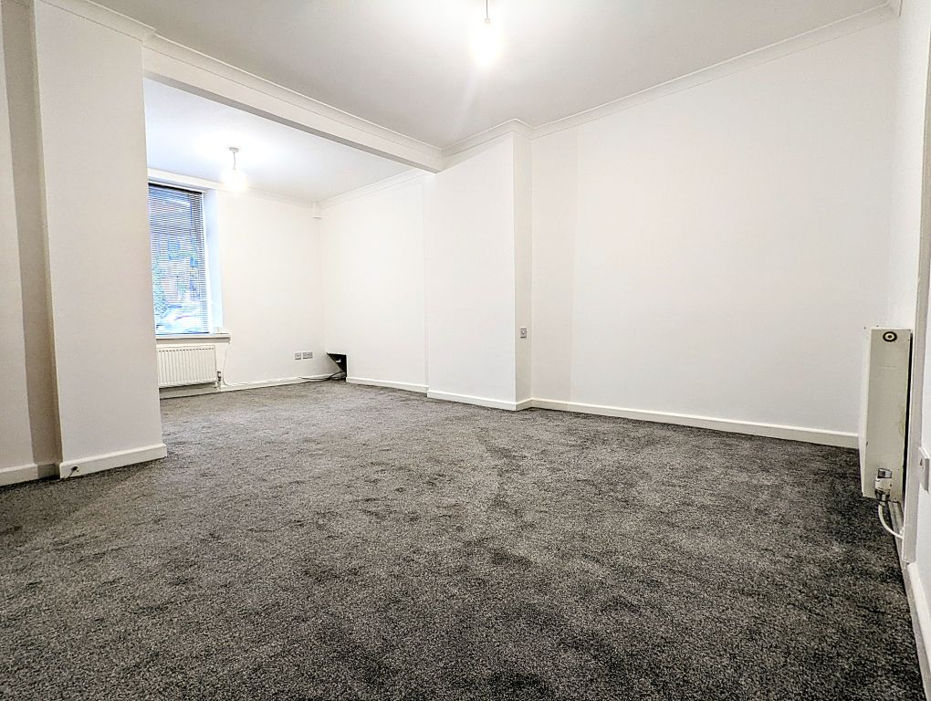 Property photo 2 of 9 Bathroom