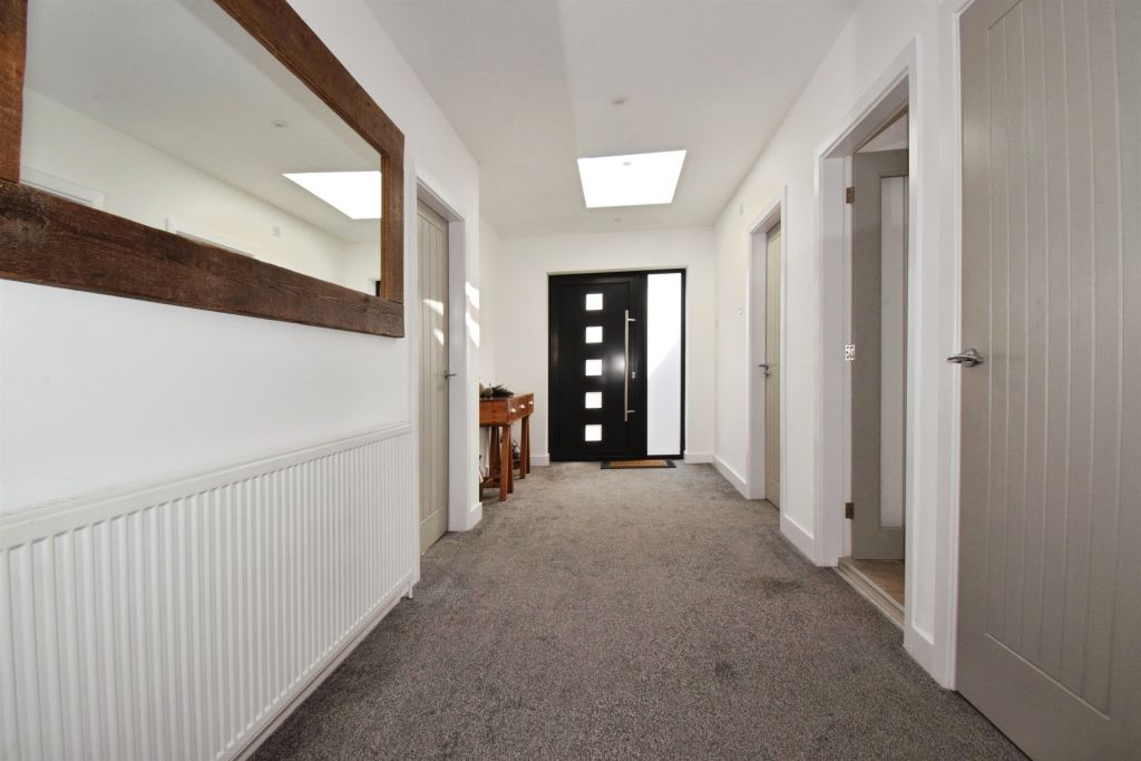 Property photo 2 of 28