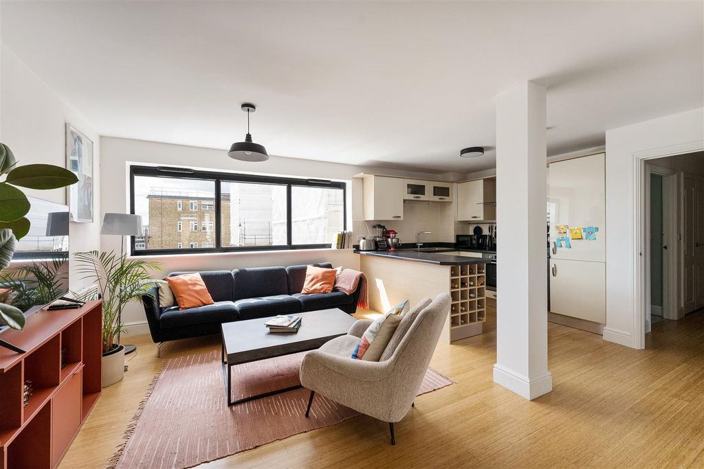 Property photo 1 of 23 Digby Street, E2