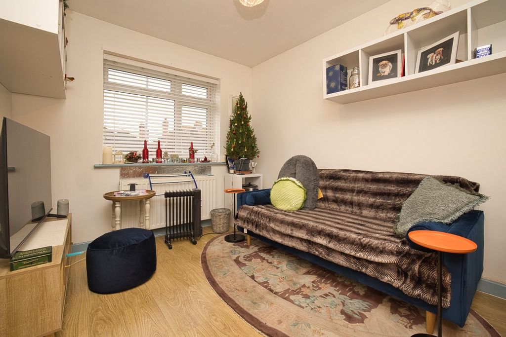 Property photo 2 of 15 Picture 2