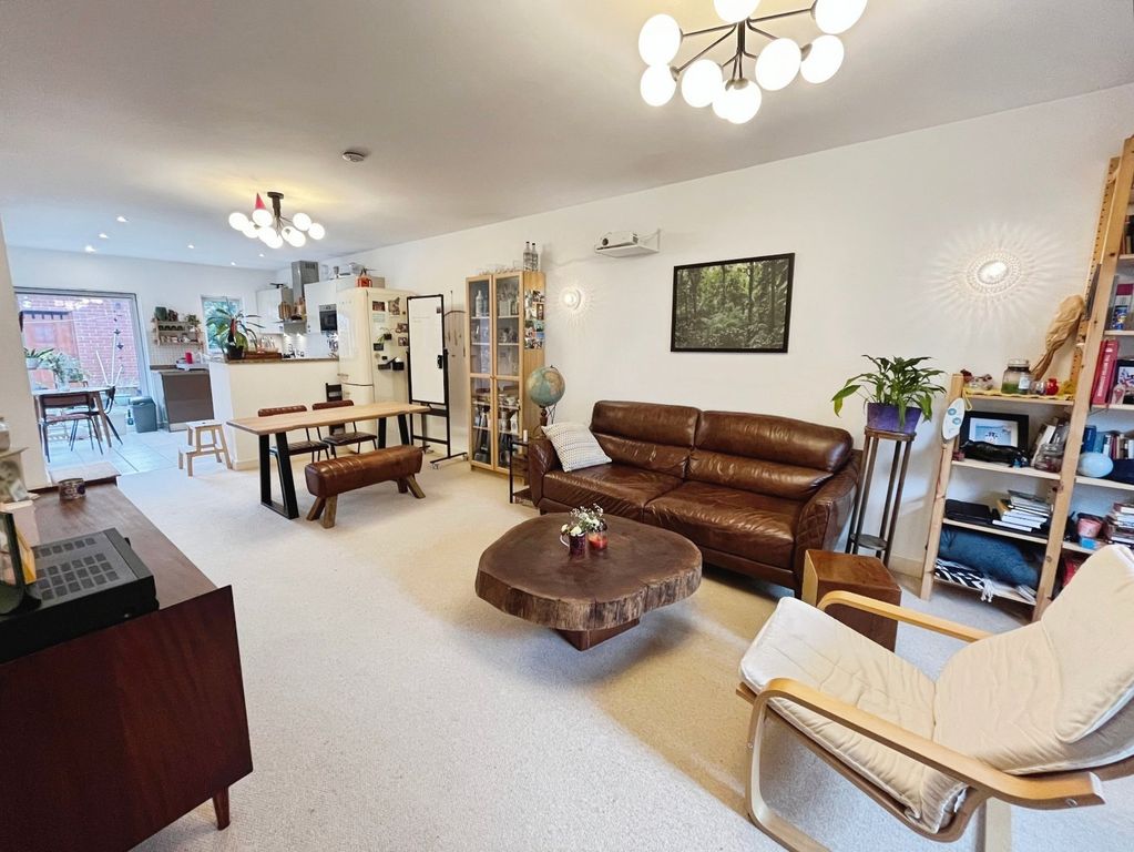 Property photo 3 of 18 Picture 3