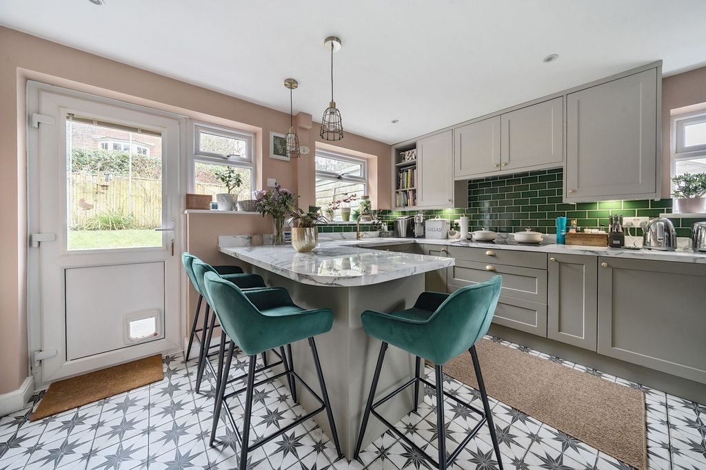 Property photo 2 of 24