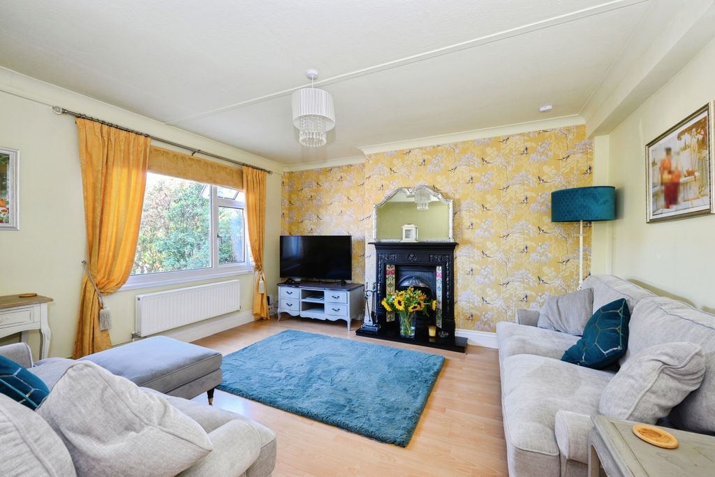 Property photo 3 of 18 Pbox-Img.Jpg