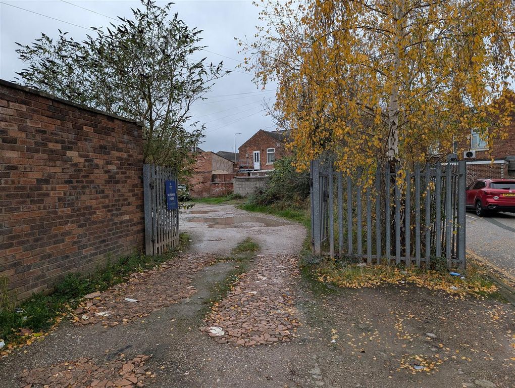 Property photo 2 of 3