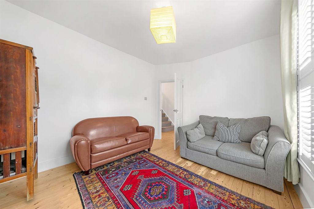 Property photo 3 of 17