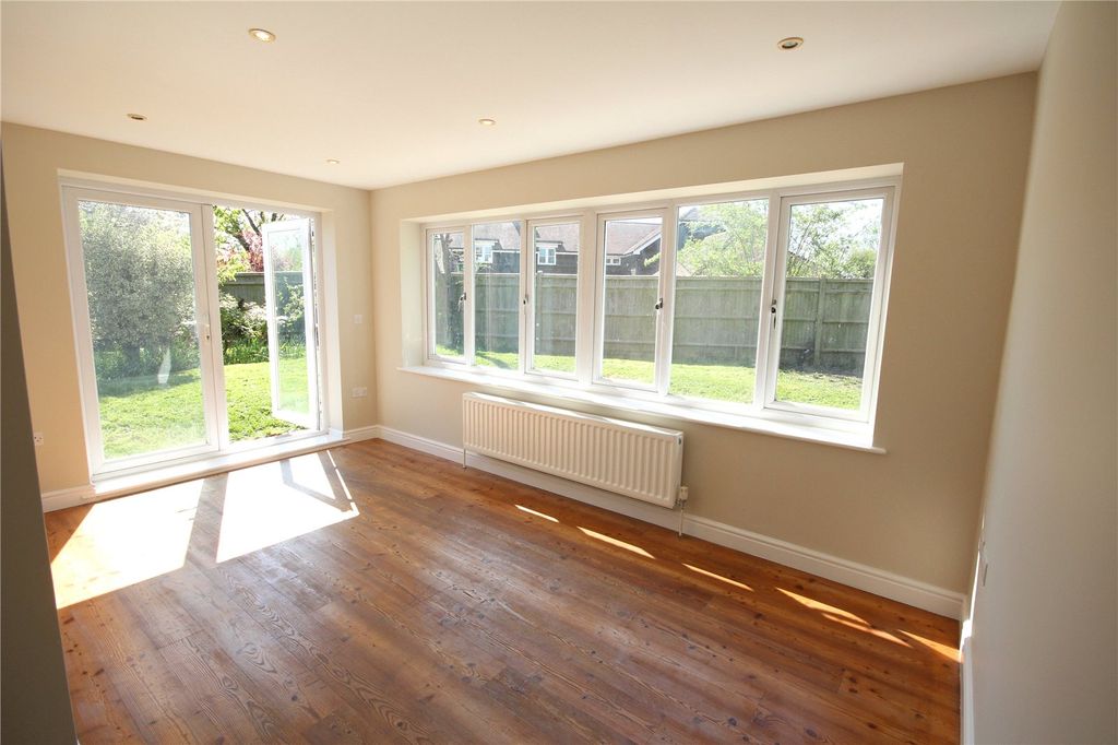 Property photo 2 of 11 Picture No. 06