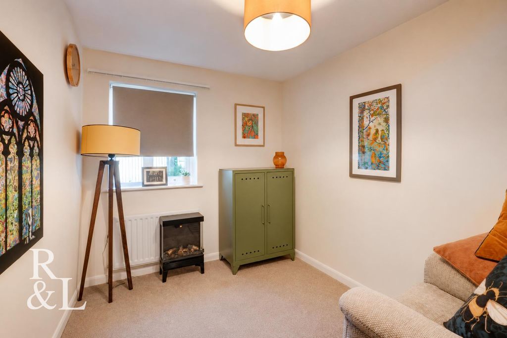 2 bed flat for saleWestern Close, Ashby-De-La-Zouch LE65 photo 5