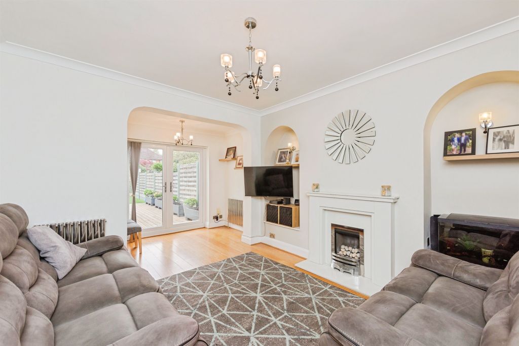 Property photo 2 of 27