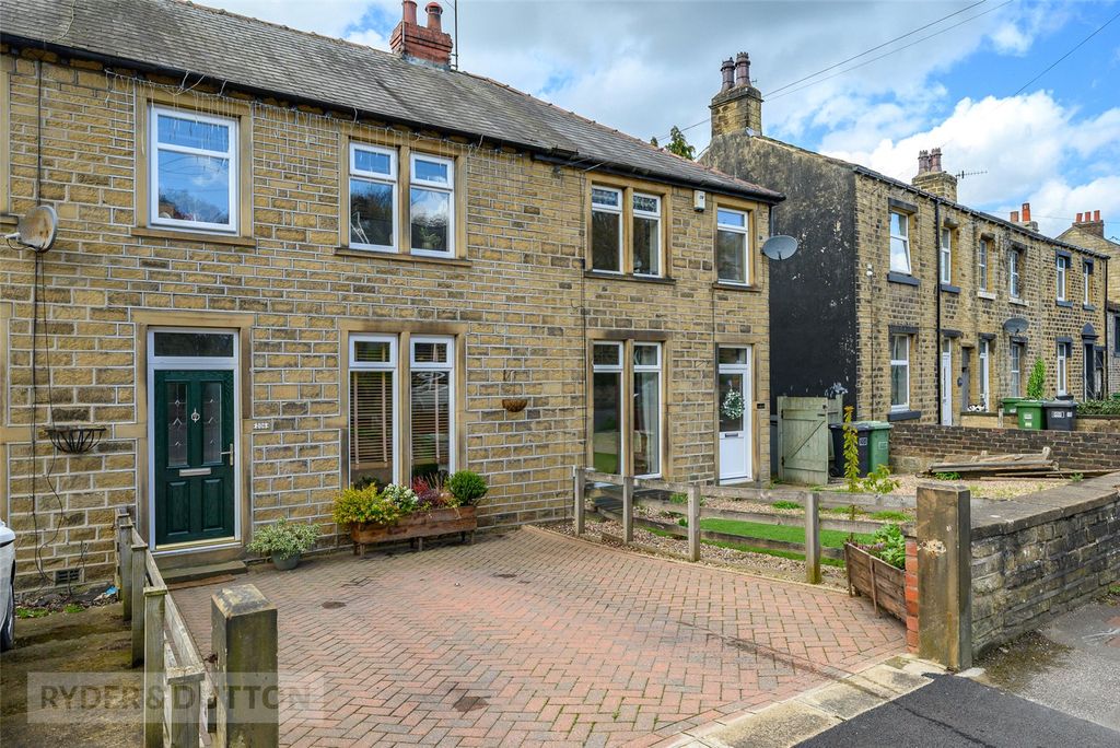 Property photo 1 of 19 Front Parking