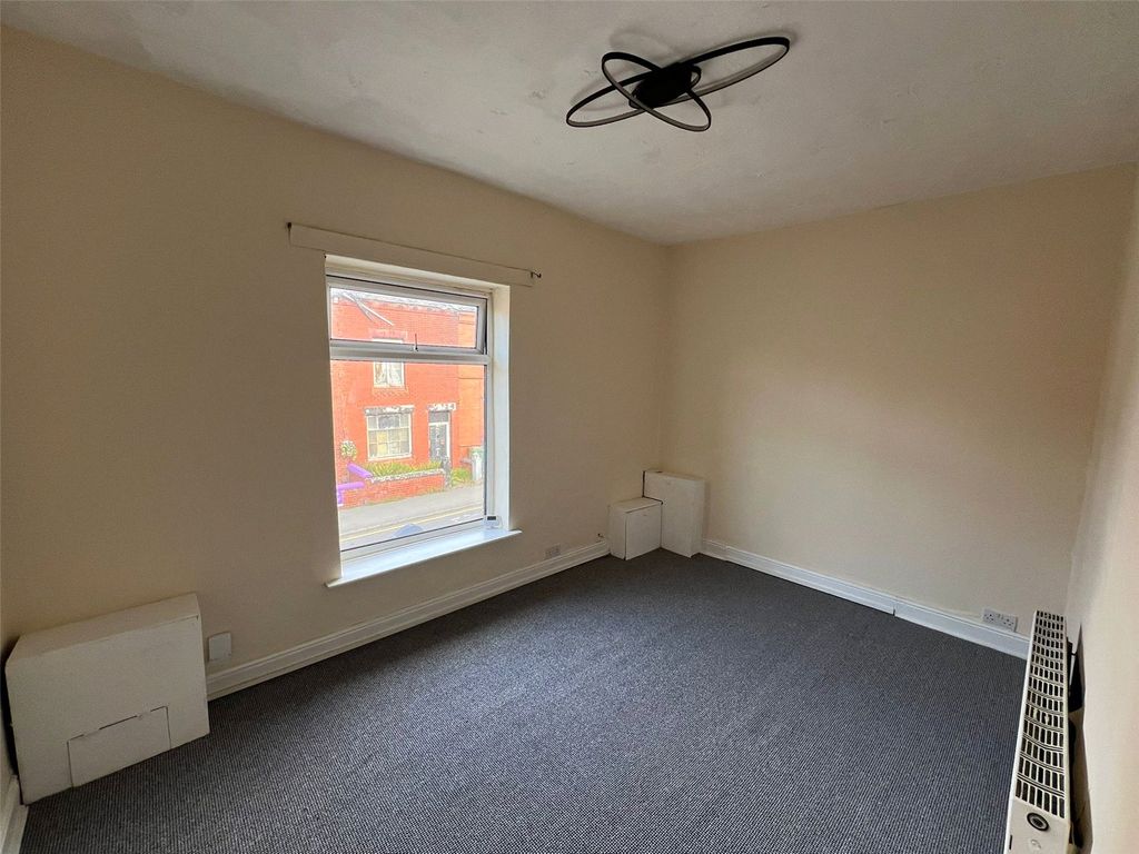 Property photo 2 of 11 Picture No. 14