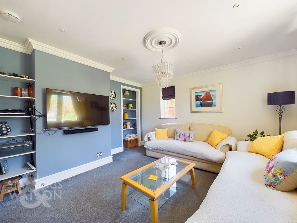 Property photo 2 of 38