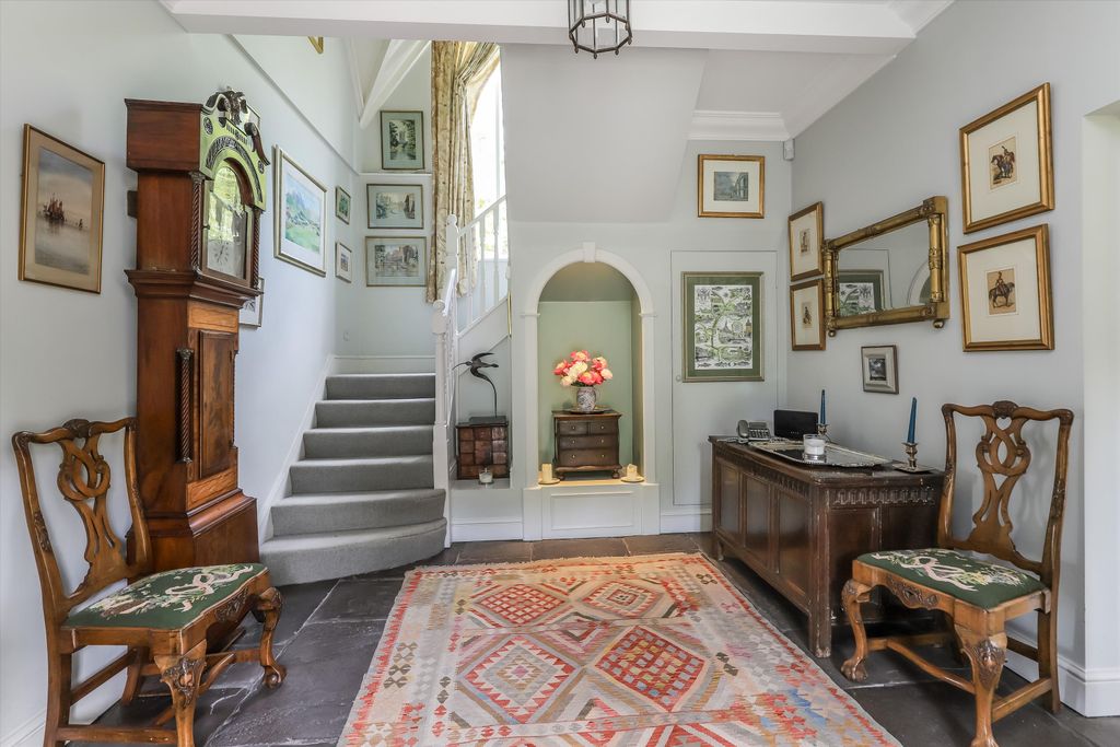 Property photo 3 of 25 Image