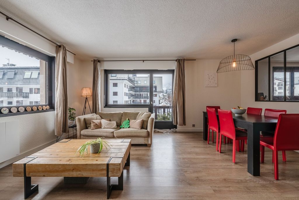 Property photo 1 of 8 The Apartment For Sa