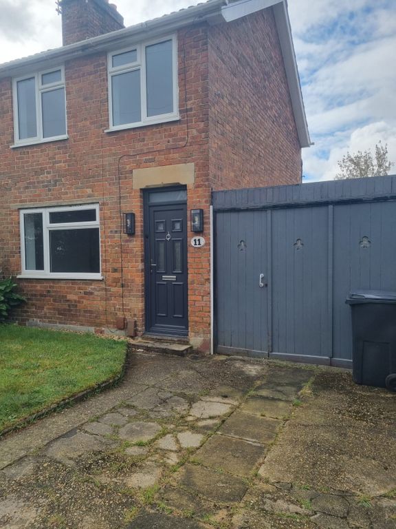 Property photo 1 of 14 3 Bedroom Long Let, Semi Detached House In Broadstone Villiage With A Garage And Garden Close To Great Schools & Shops & Bars & Restaurants