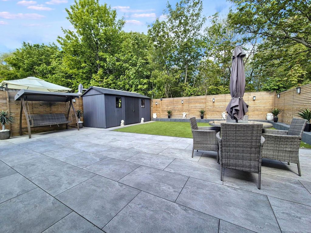 Property photo 3 of 27