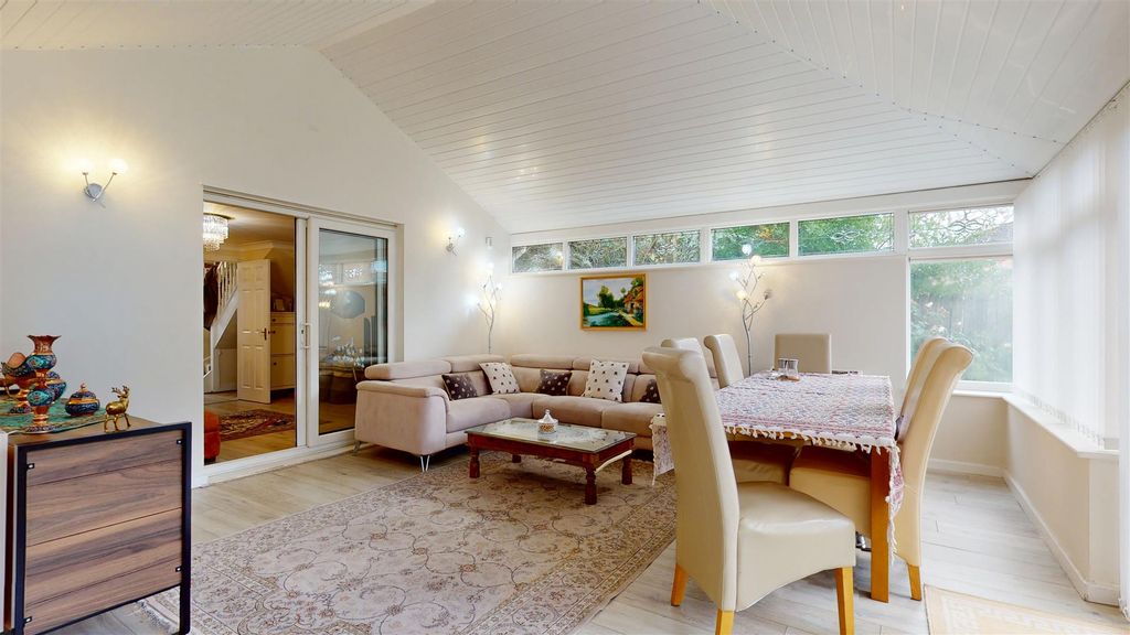 Property photo 2 of 19 11192025_230205.Jpg