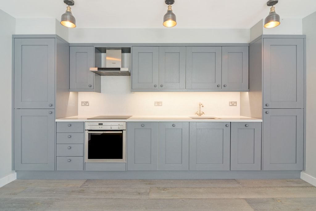 Property photo 2 of 12 969533