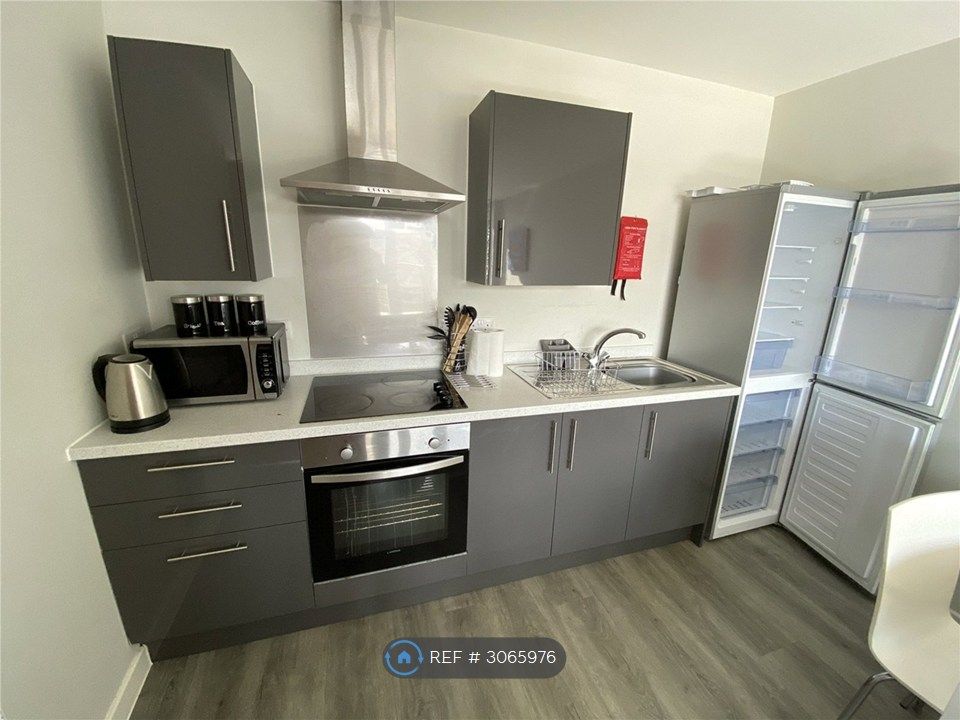 Property photo 2 of 6 Kitchen