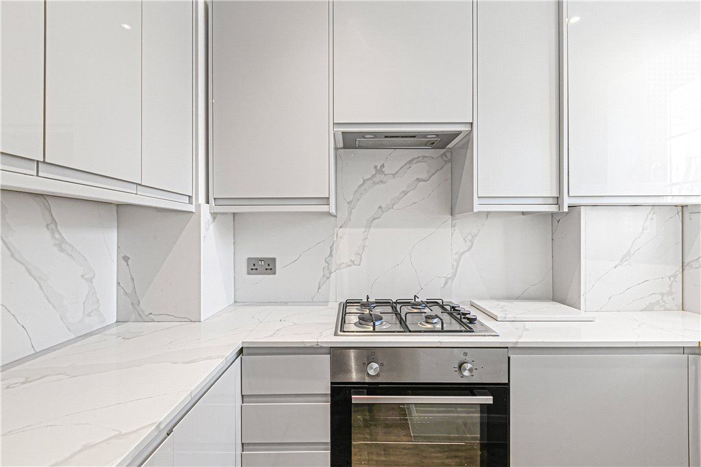 Property photo 2 of 11 Kitchen