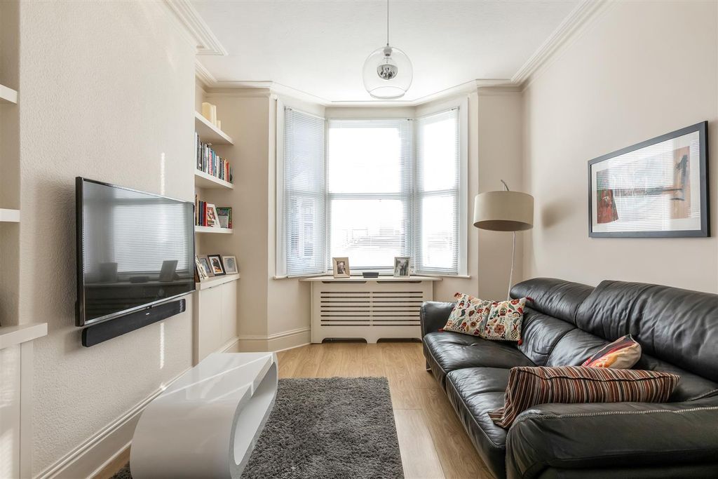 Property photo 3 of 13