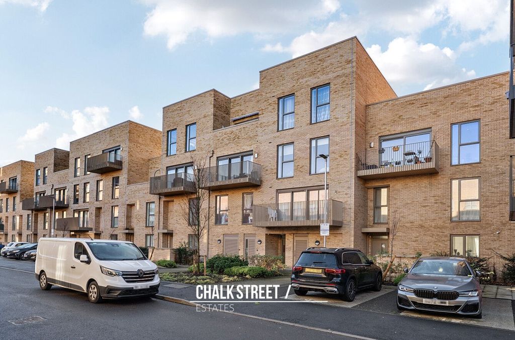 Property photo 1 of 18