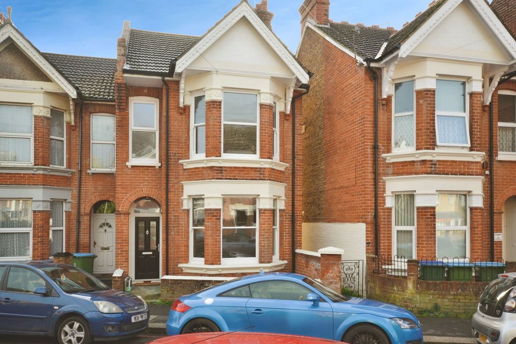 Property photo 1 of 18