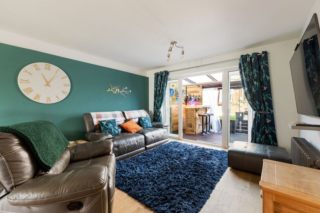 Property photo 3 of 23