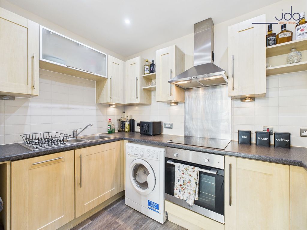 Property photo 3 of 7 Kitchen