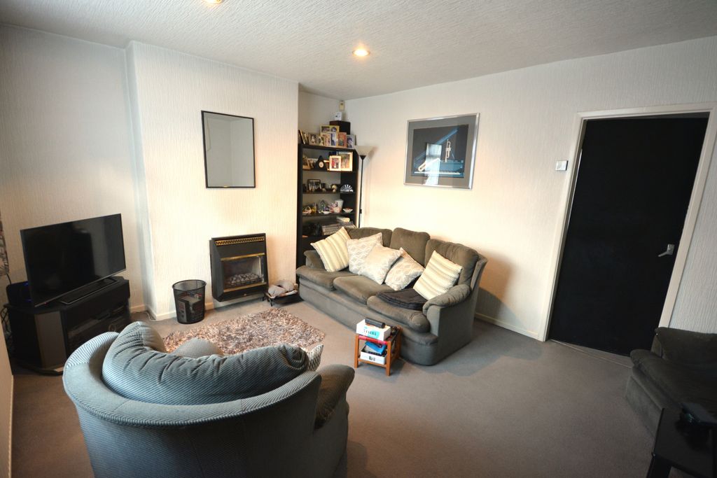 Property photo 3 of 14 Living Room