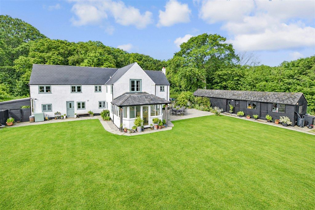 Property photo 2 of 16 External