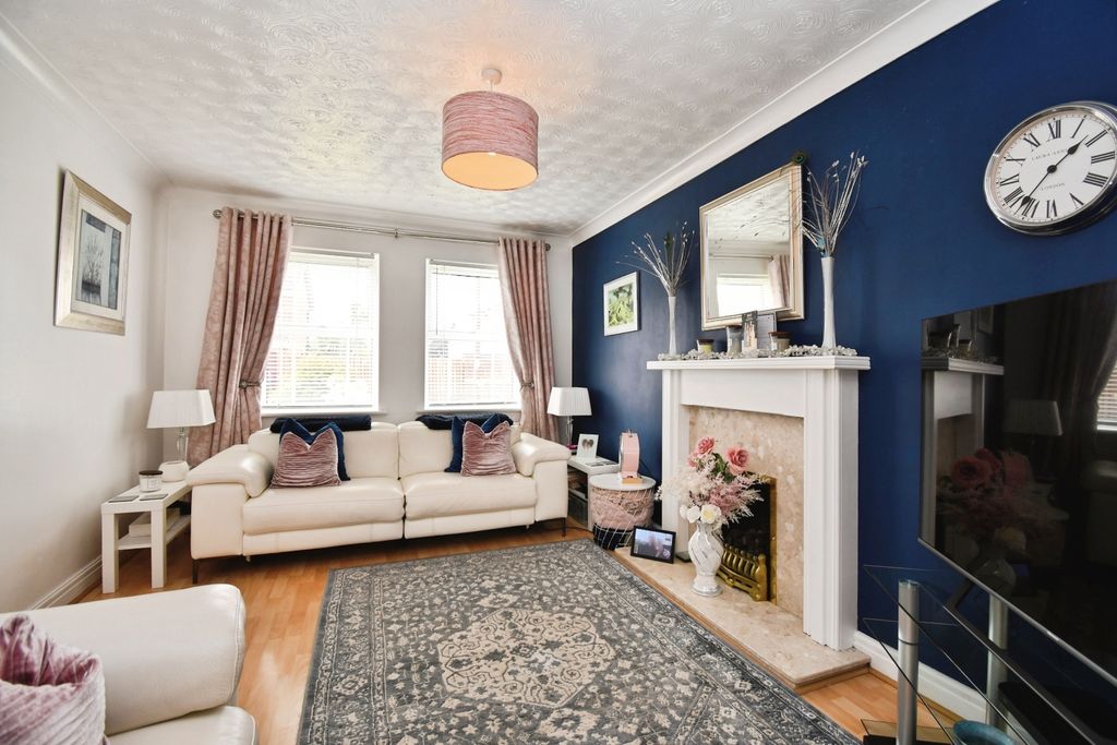 Property photo 2 of 27 Pbox-Img.Jpg