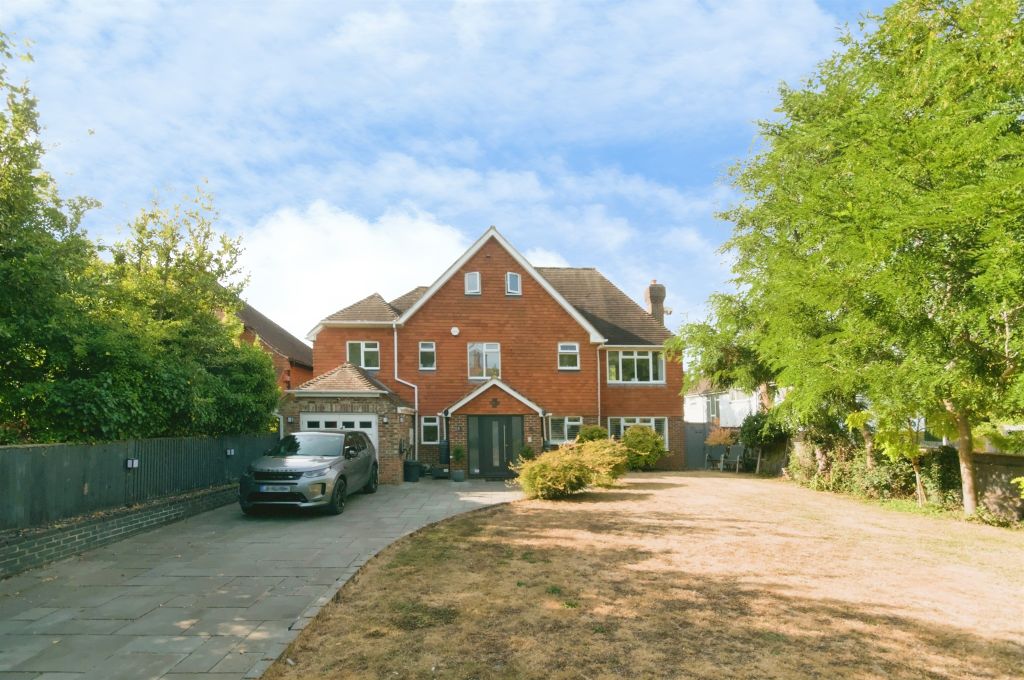 Property photo 1 of 28