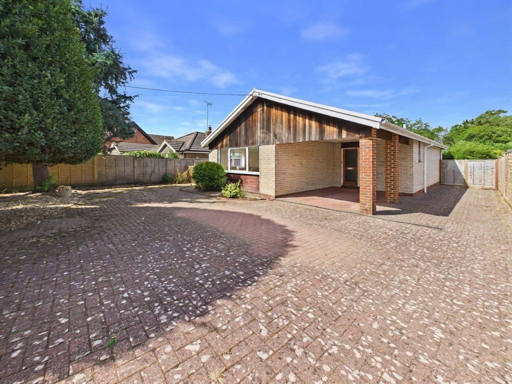 Property photo 1 of 13 Cam03624G0-Pr0252-Still026-001