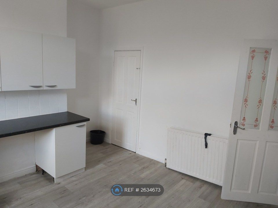 Property photo 3 of 4 Kitchen