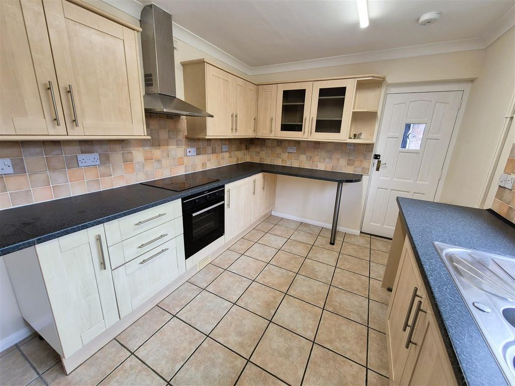 Property photo 3 of 22 Kitchen