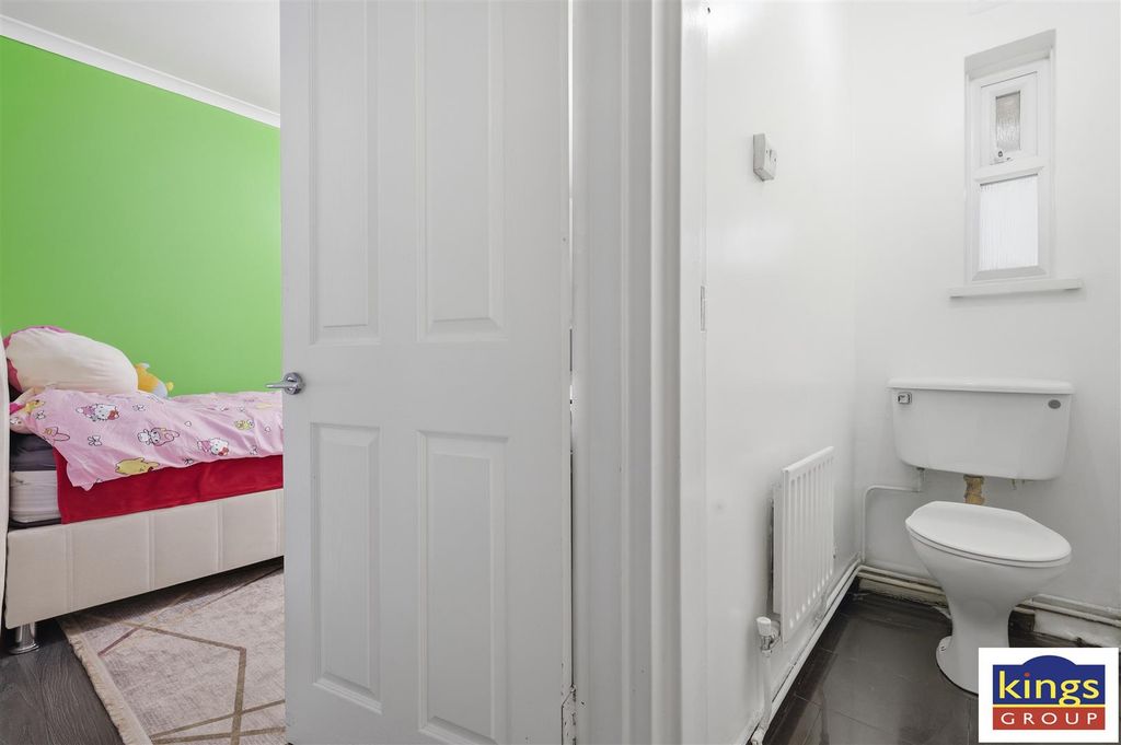 Property photo 2 of 18