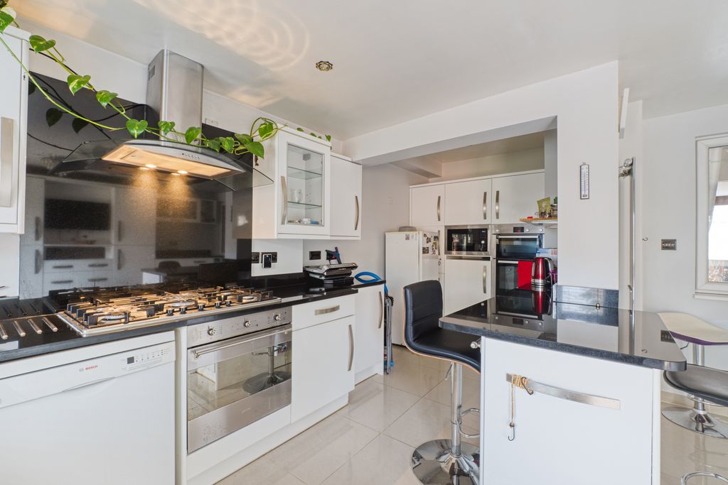 Property photo 3 of 15 Picture No. 16