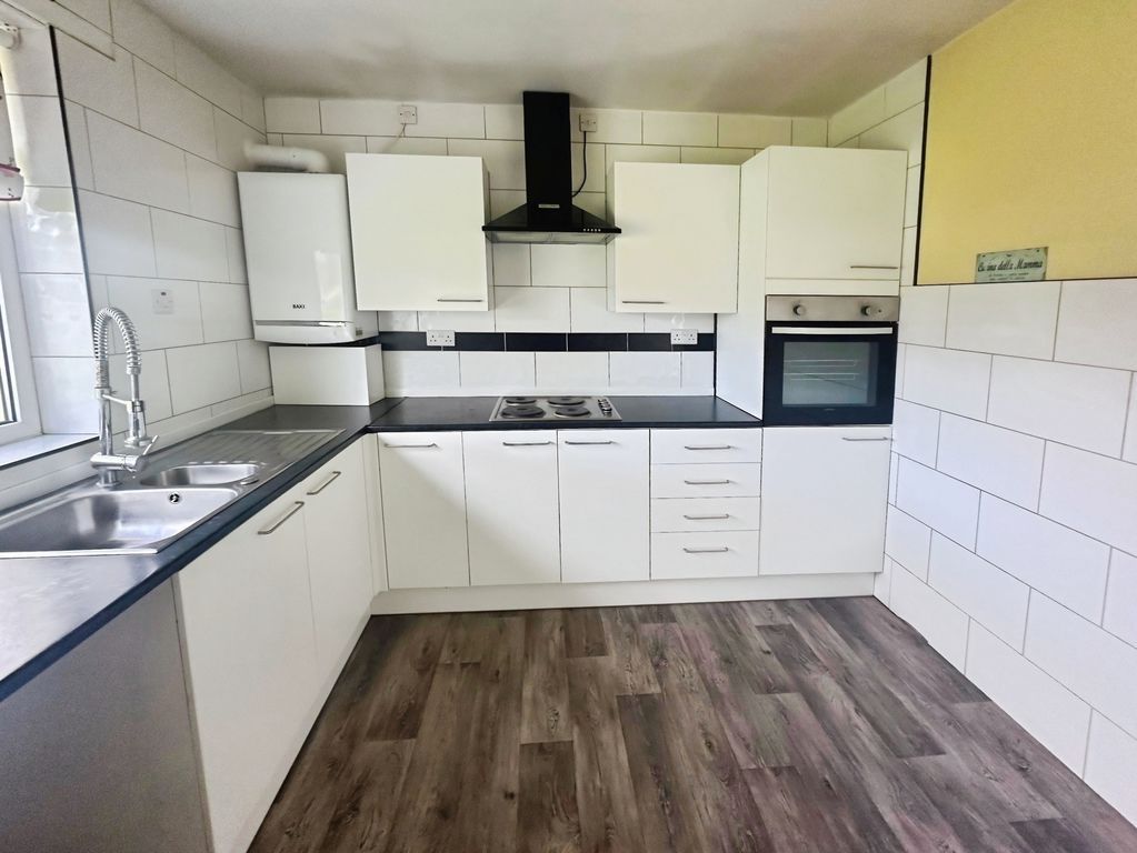 Property photo 2 of 9 Photo 6